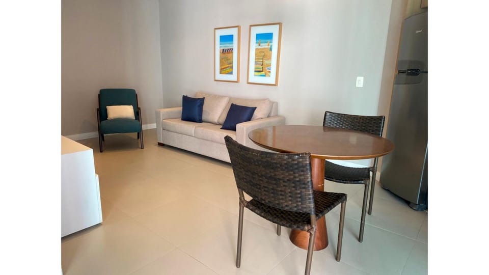 TV and multimedia, Living room, Seating area, Dining area, air conditioner