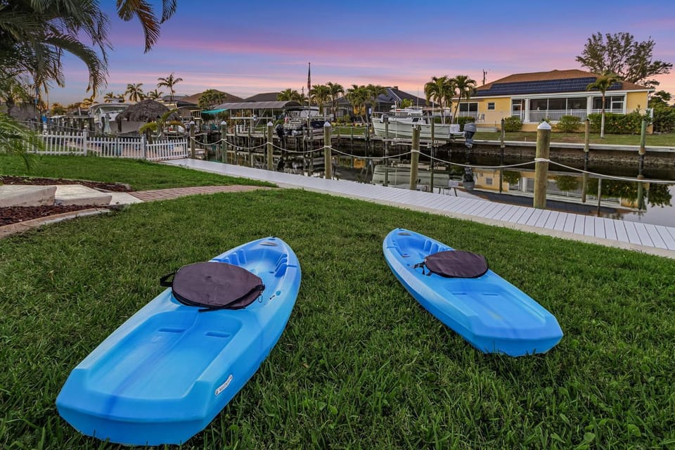 Adventure Awaits - Kayaks, Paddleboard, Heated Pool - Tipsy Turtle - Roelens House in Cape Coral