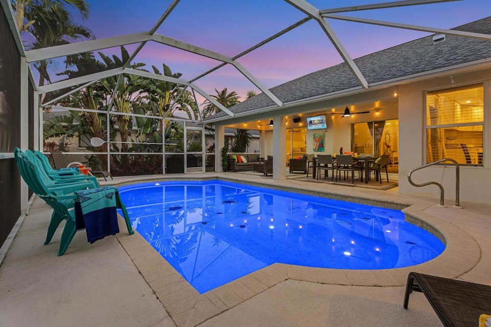 Adventure Awaits - Kayaks, Paddleboard, Heated Pool - Tipsy Turtle - Roelens House in Cape Coral