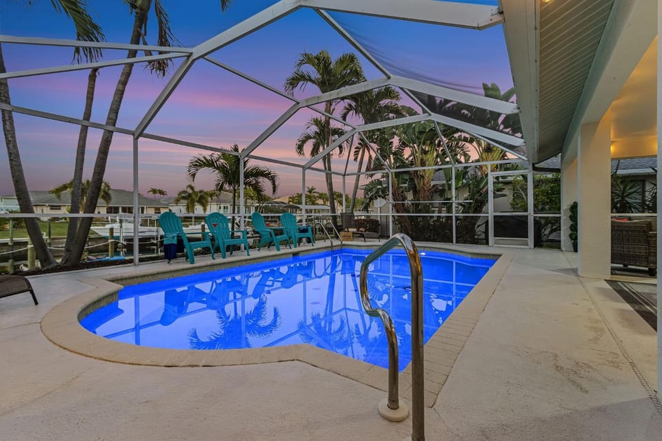 Adventure Awaits - Kayaks, Paddleboard, Heated Pool - Tipsy Turtle - Roelens House in Cape Coral