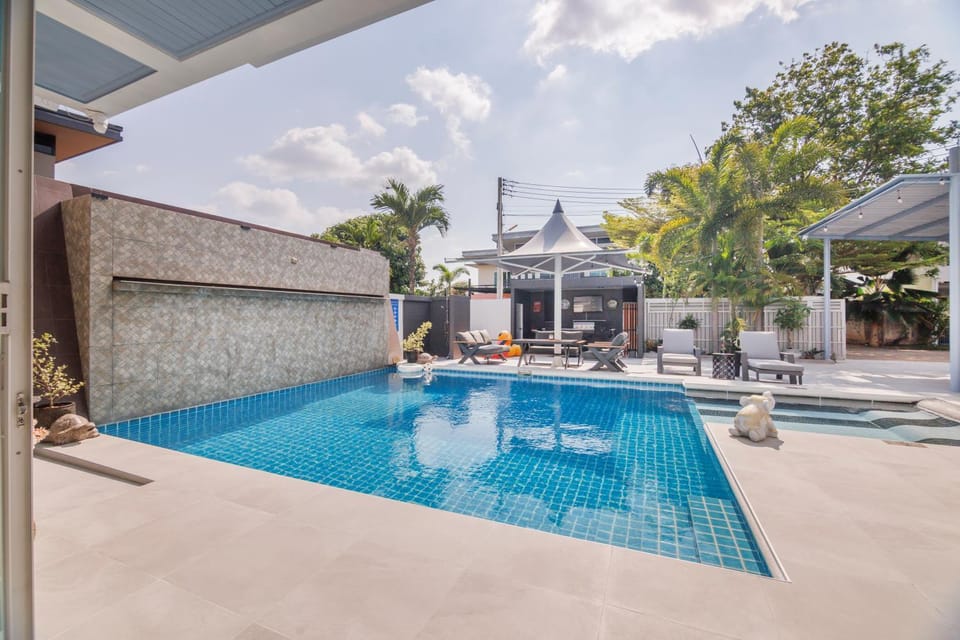 Palm Breeze Pool Villa - Huay Yai Villa in Pattaya City