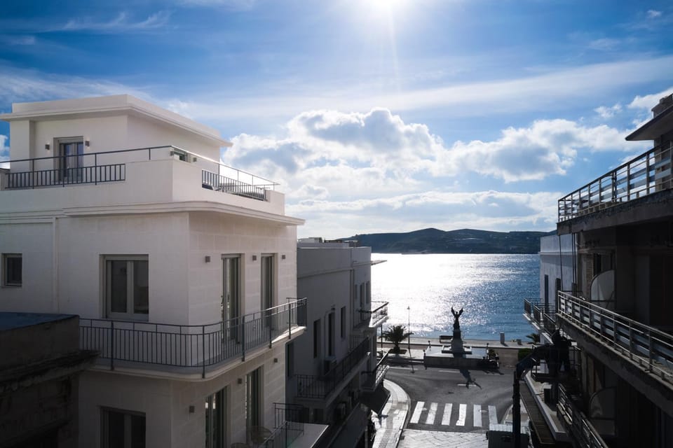 Property building, Day, Balcony/Terrace, Sea view