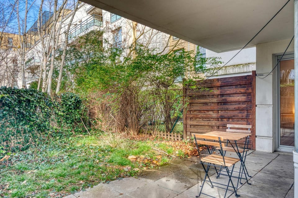 LAtmosphère Agréable T2 avec terrasse 2 pers Tram T5 Apartment in Auvergne-Rhône-Alpes