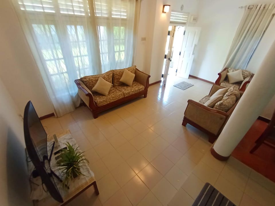 Vivyaana House Hotel in Kamburugamuwa