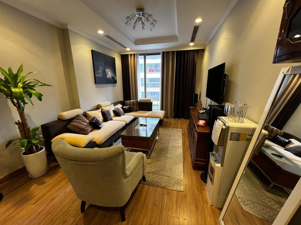 Căn hộ 3 ngủ Park 2 - Times City Apartment in Laos