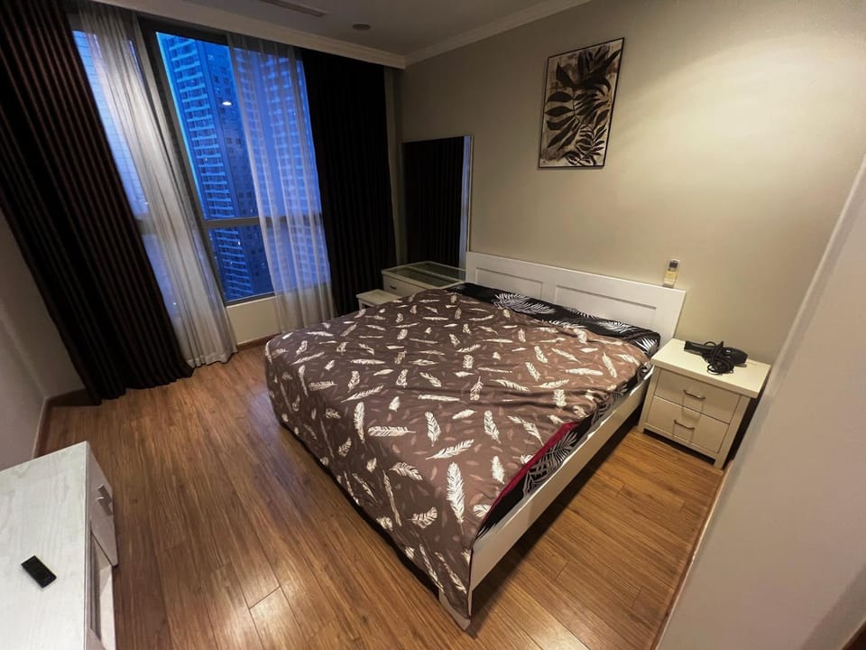 Căn hộ 3 ngủ Park 2 - Times City Apartment in Laos