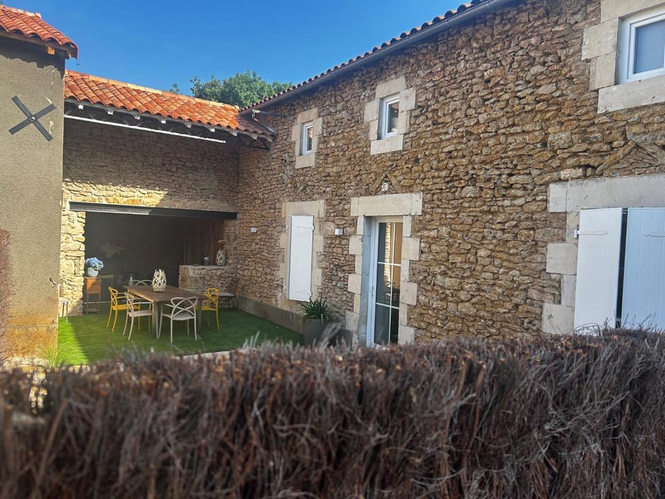 Patio, Garden, Dining area