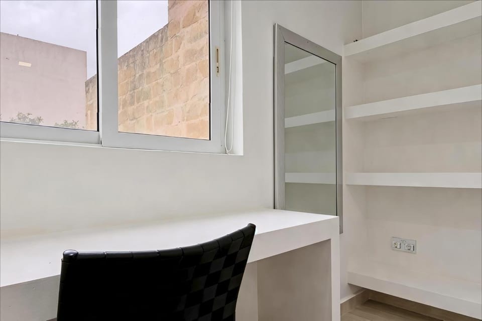 Modern House with Pool - 10 Guests Max Apartment in Malta