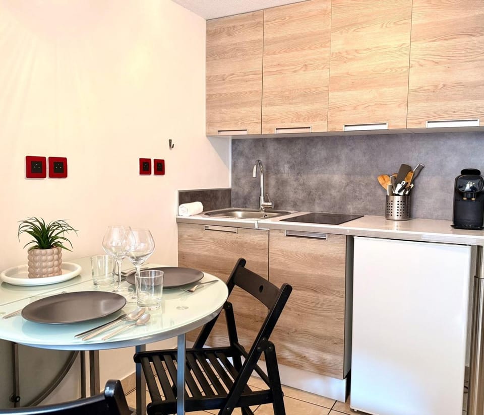 Les Lettres de Tolstoï · Calme, Accessible, Cosy Apartment in Villeurbanne