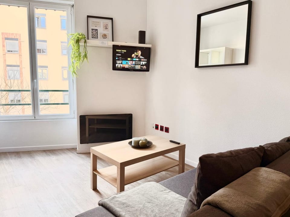 Les Lettres de Tolstoï · Calme, Accessible, Cosy Apartment in Villeurbanne