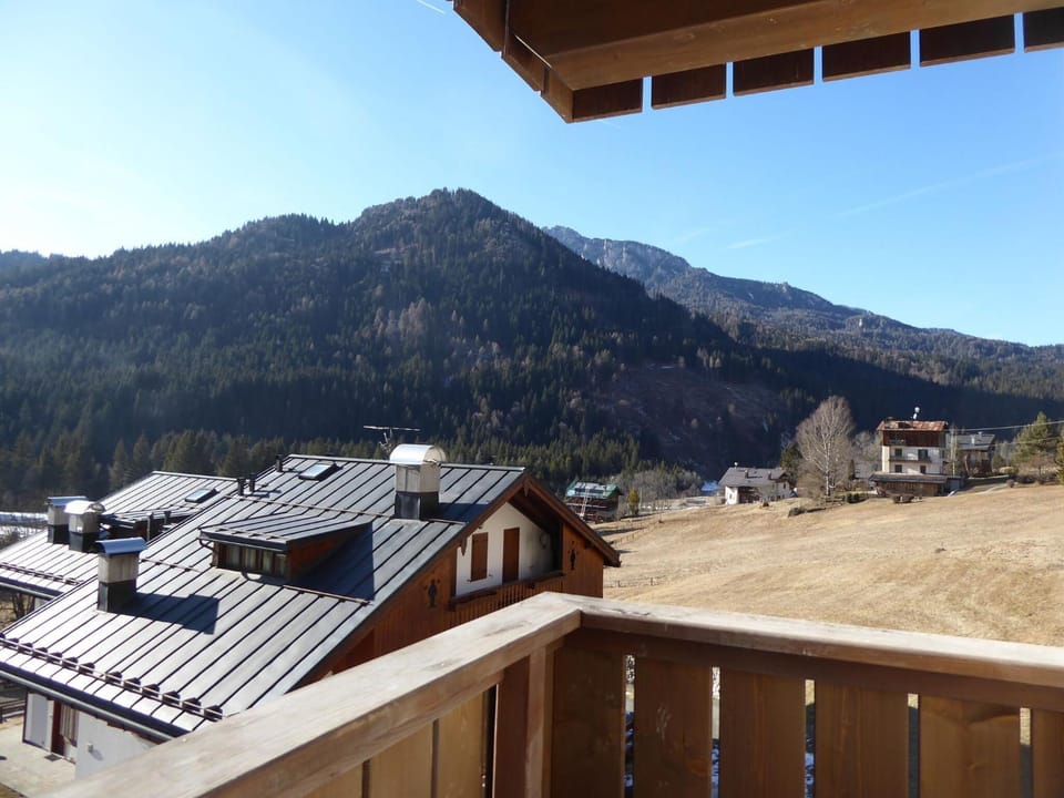 Property building, Spring, Winter, Summer, View (from property/room), Balcony/Terrace, Autumn, On site