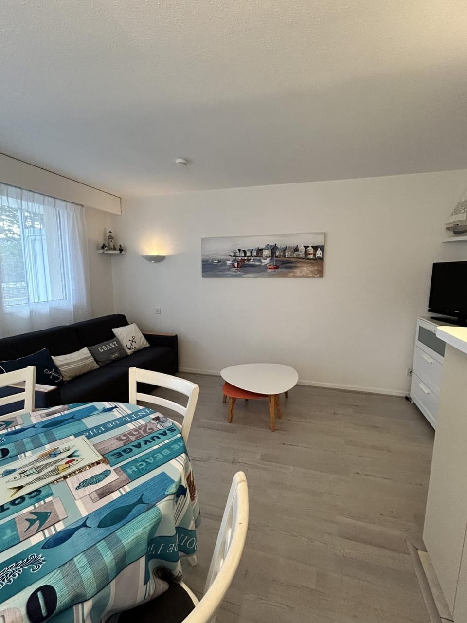 Communal lounge/ TV room, Living room