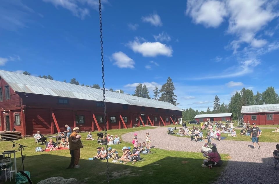 Day, Garden, Garden view, children, group of guests
