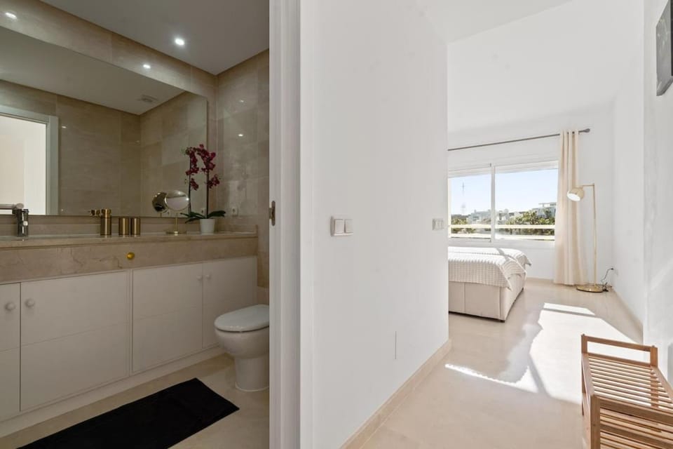 Stylish 2-Bedroom Apartment in Alcazaba Lagoon RDR529 Apartment in Costa del Sol