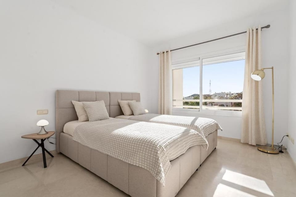 Stylish 2-Bedroom Apartment in Alcazaba Lagoon RDR529 Apartment in Costa del Sol