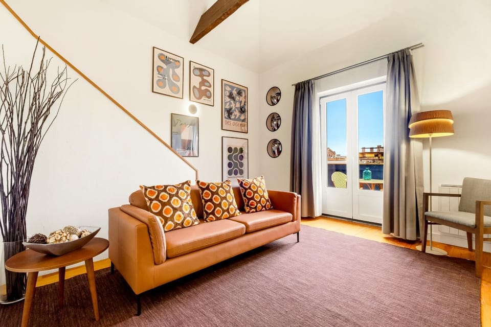 Duque 3 Luxury Apartment Downtown Porto near Metro Apartment in Porto