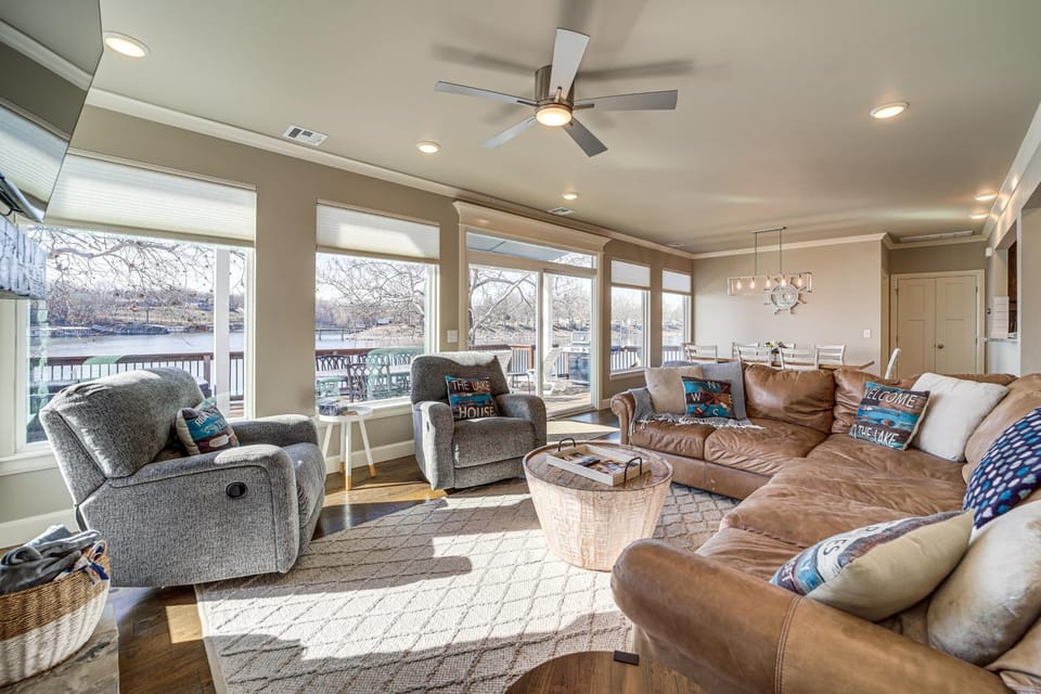 Lakefront Family Home with Dock and Views in Vinita! House in Lake O The Cherokees