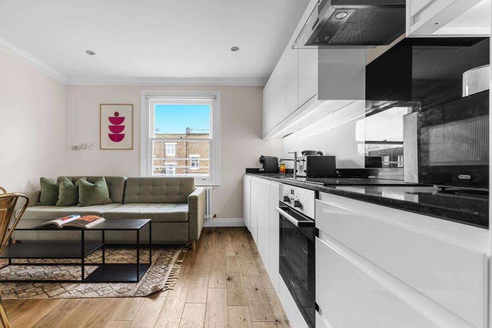 Kitchen or kitchenette, Living room