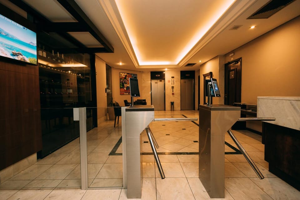 Communal lounge/ TV room, Lobby or reception