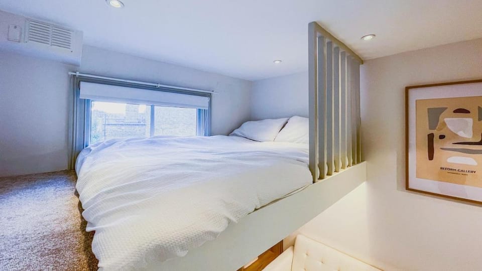 Fernhead Loft Apartment Apartment in City of Westminster