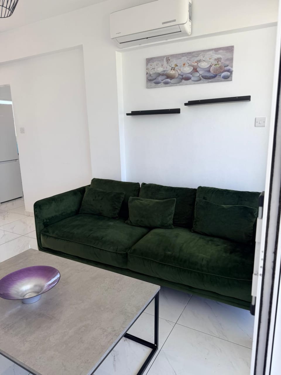 Living room, Seating area, air conditioner