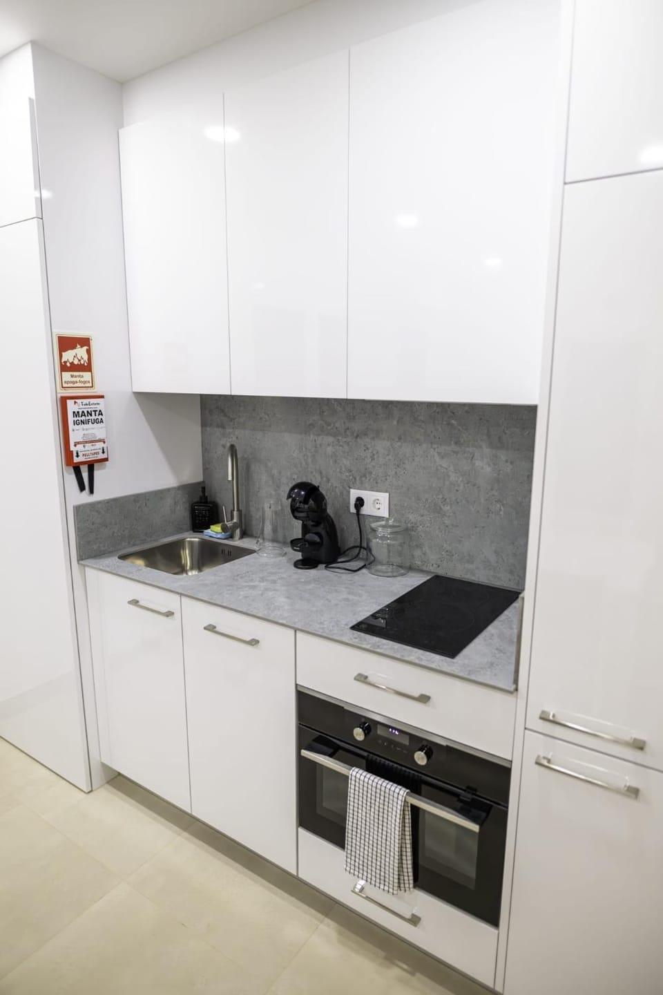 Kitchen or kitchenette, dishwasher, oven, pet friendly, stove