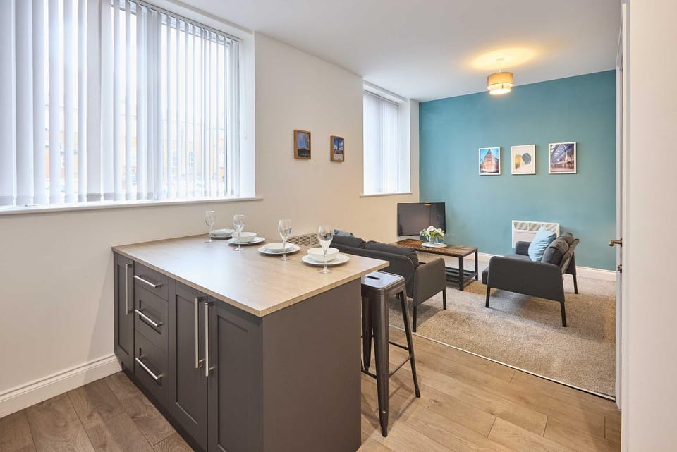 Kitchen or kitchenette, Living room, Seating area, Dining area