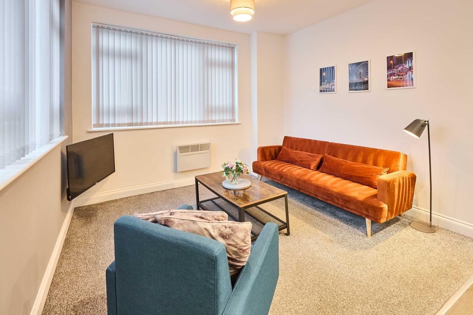 Communal lounge/ TV room, TV and multimedia, Living room, Seating area