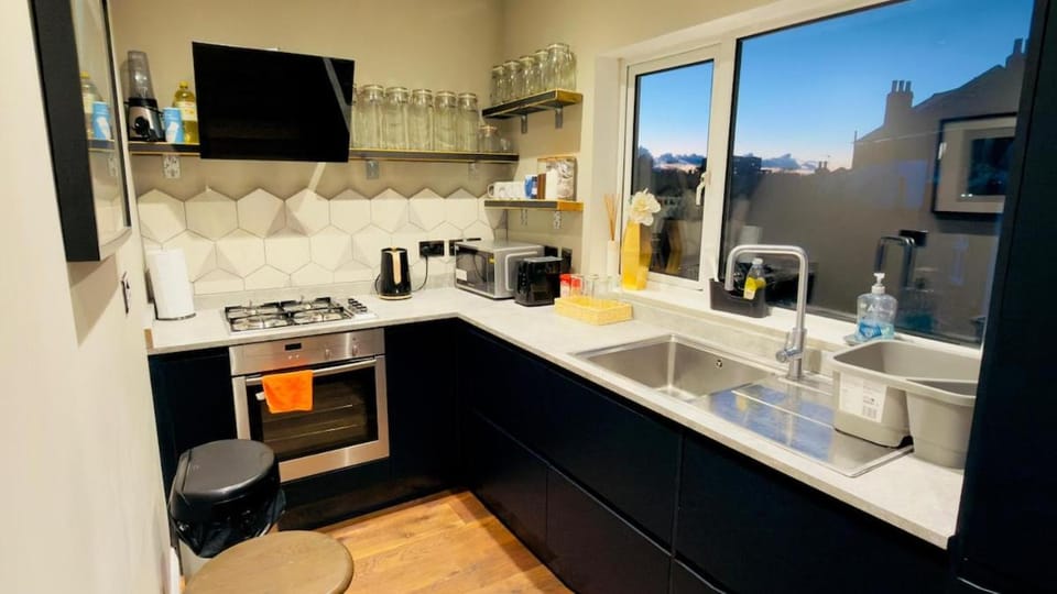 Kitchen or kitchenette, kitchen, kitchen