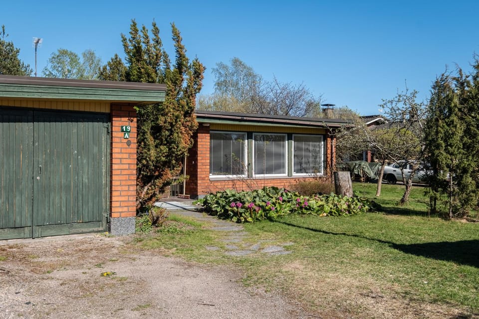Facade/entrance, Garden