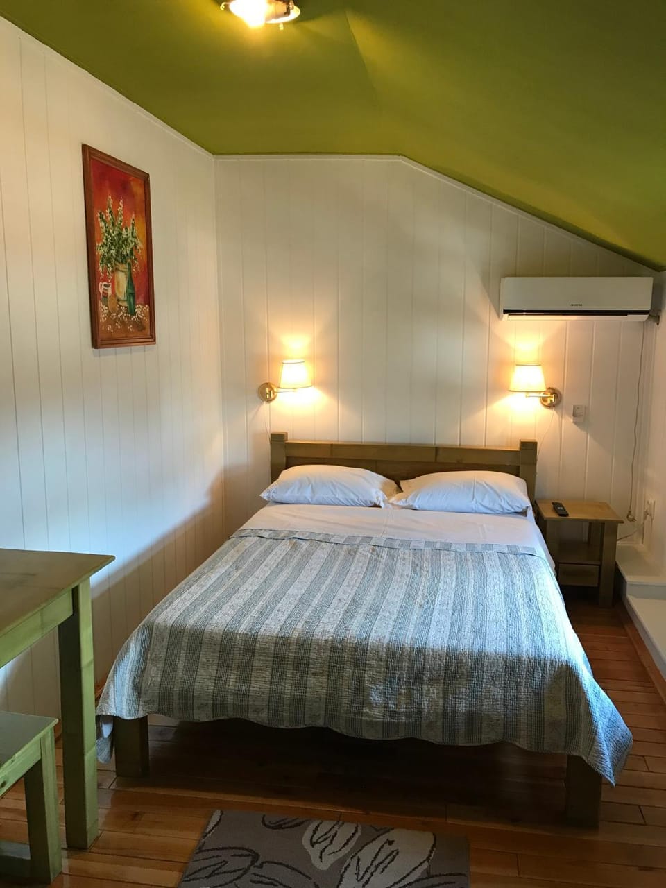 Photo of the whole room