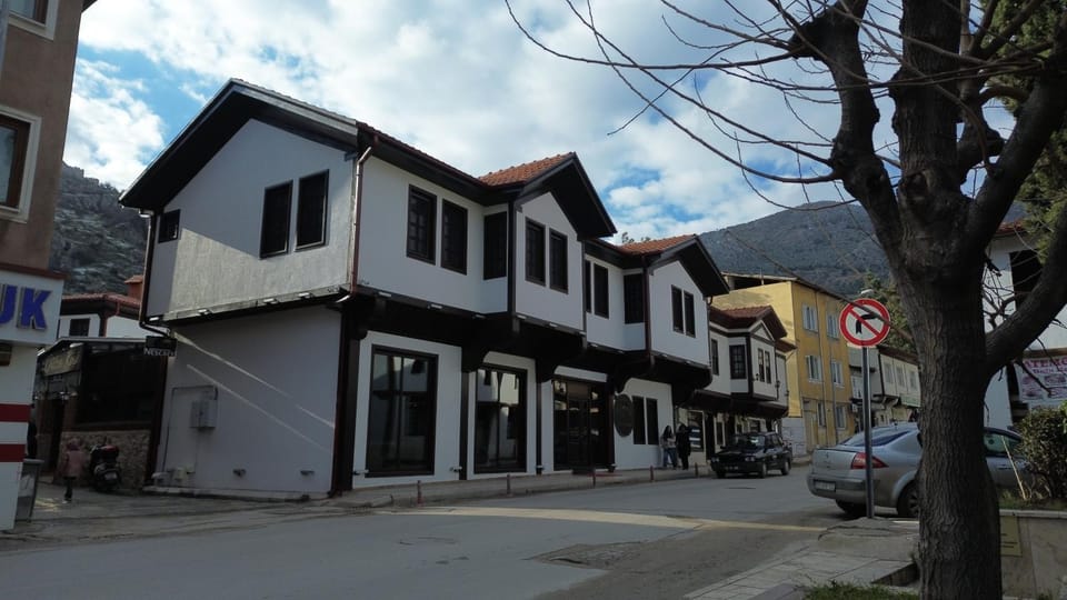 Off site, Neighbourhood, Natural landscape, Mountain view, Street view