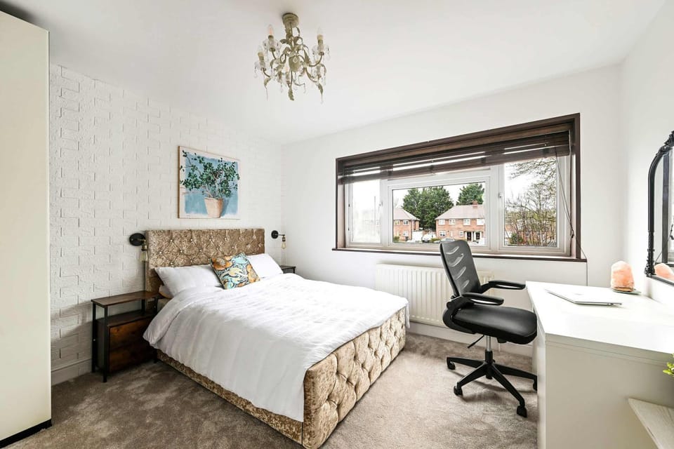 Bed, Photo of the whole room, Bedroom