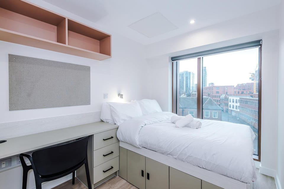 Bed, Photo of the whole room, Bedroom