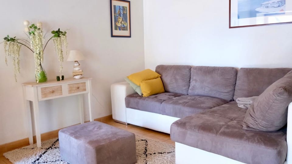 Living room, Decorative detail