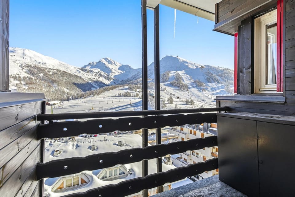 Hostdomus-Wood and snow Apartment in Sestriere