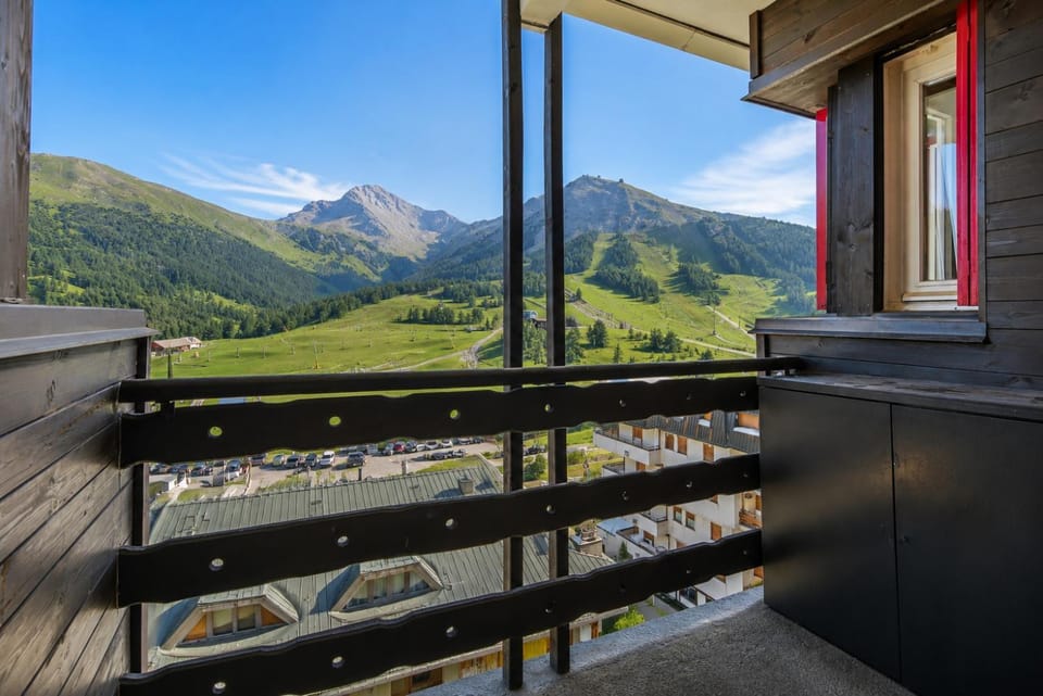 Hostdomus-Wood and snow Apartment in Sestriere