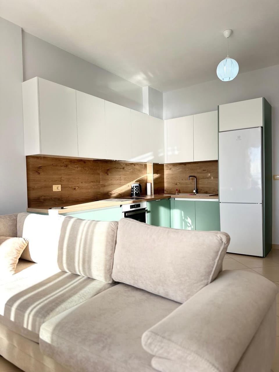 Kitchen or kitchenette, Living room