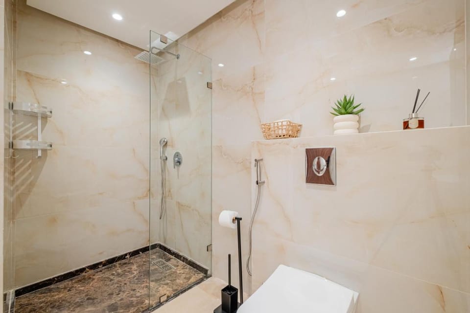 Stylish Downtown Apartment Optical Fiber Included Apartment in Marrakesh