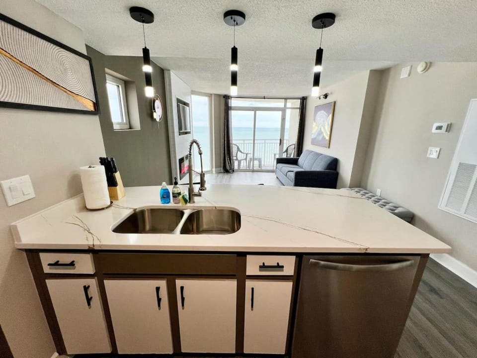 Estella Lux-Oceanfront-New Reno. House in Myrtle Beach