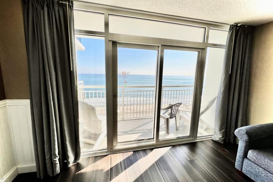 Paramount Plus-Oceanfront-New House in Myrtle Beach
