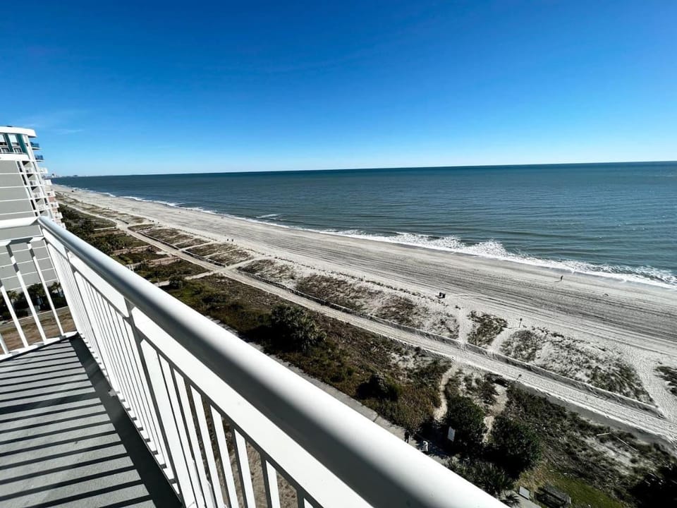Updated Beachfront Comfy Suite House in Myrtle Beach
