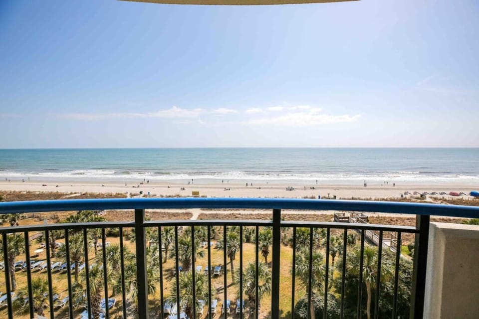 Boardwalk LUX Shoreline - Prime Location House in Myrtle Beach