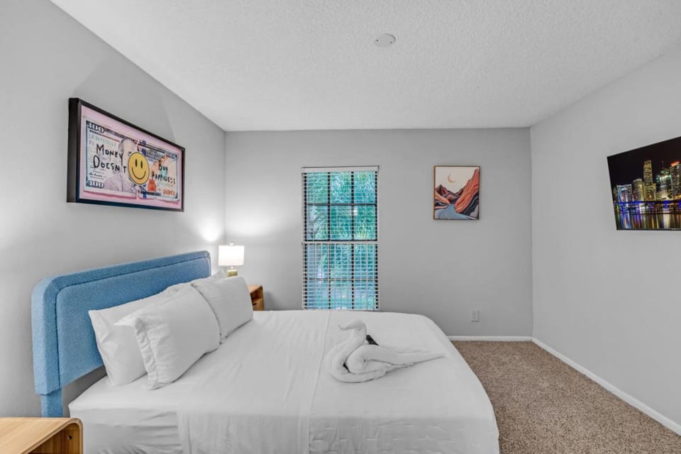 Your Home in Fort Lauderdale Modern 2BR Stay Apartment in Pompano Beach