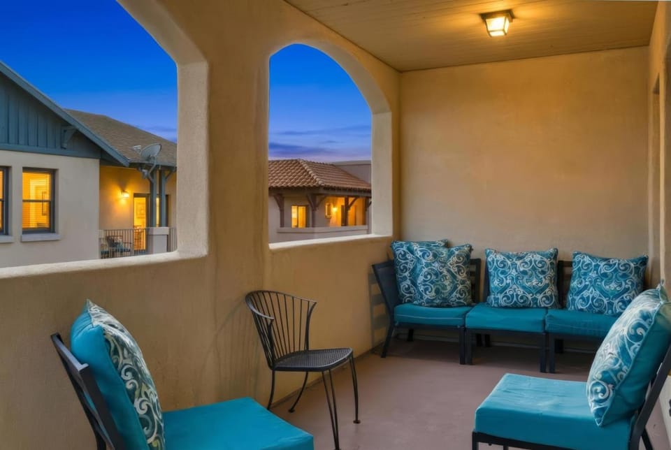 Patio, Balcony/Terrace, Seating area