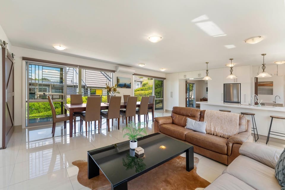 Luxury Retreat, amazing swim spa, wifi,central location House in Taupo