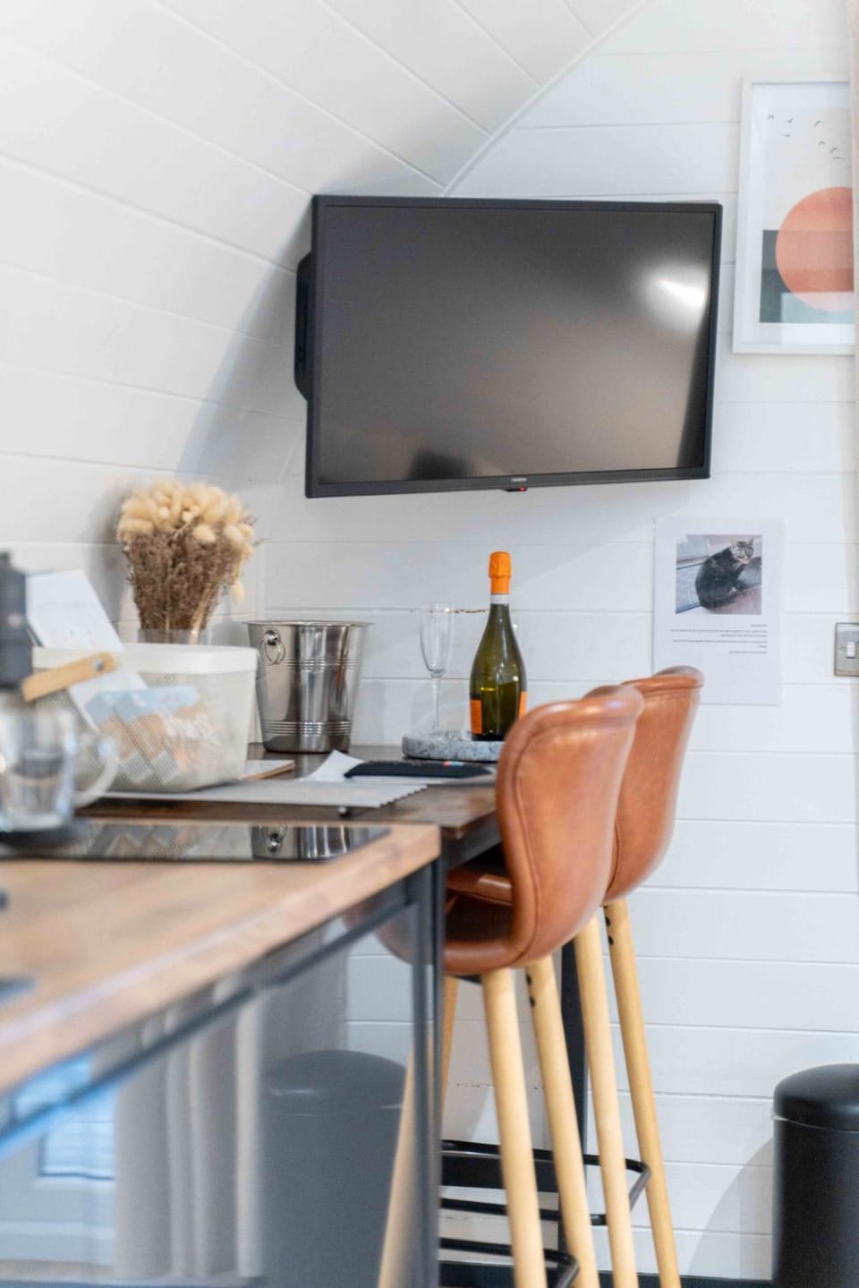 TV and multimedia, Kitchen or kitchenette