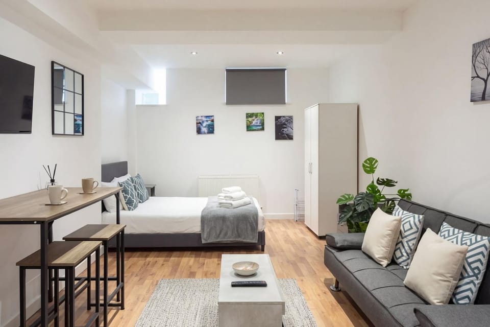 Modern Shoreditch Studio Central Location Apartment in London Borough of Islington