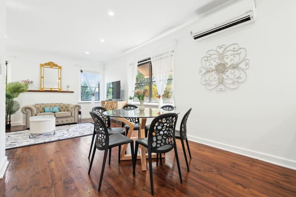 Hidden Gem Spacious 2BR House in Clovelly Park House in Adelaide