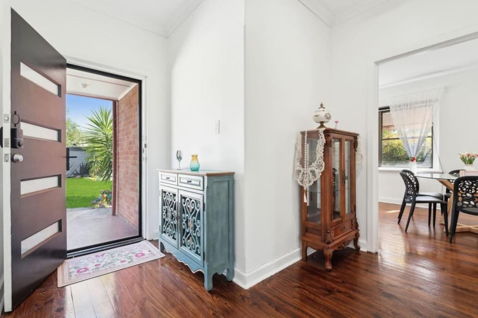 Hidden Gem Spacious 2BR House in Clovelly Park House in Adelaide